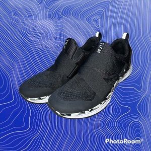 COPY - Size 9 TIEM spin / cycling shoes with clips attached!